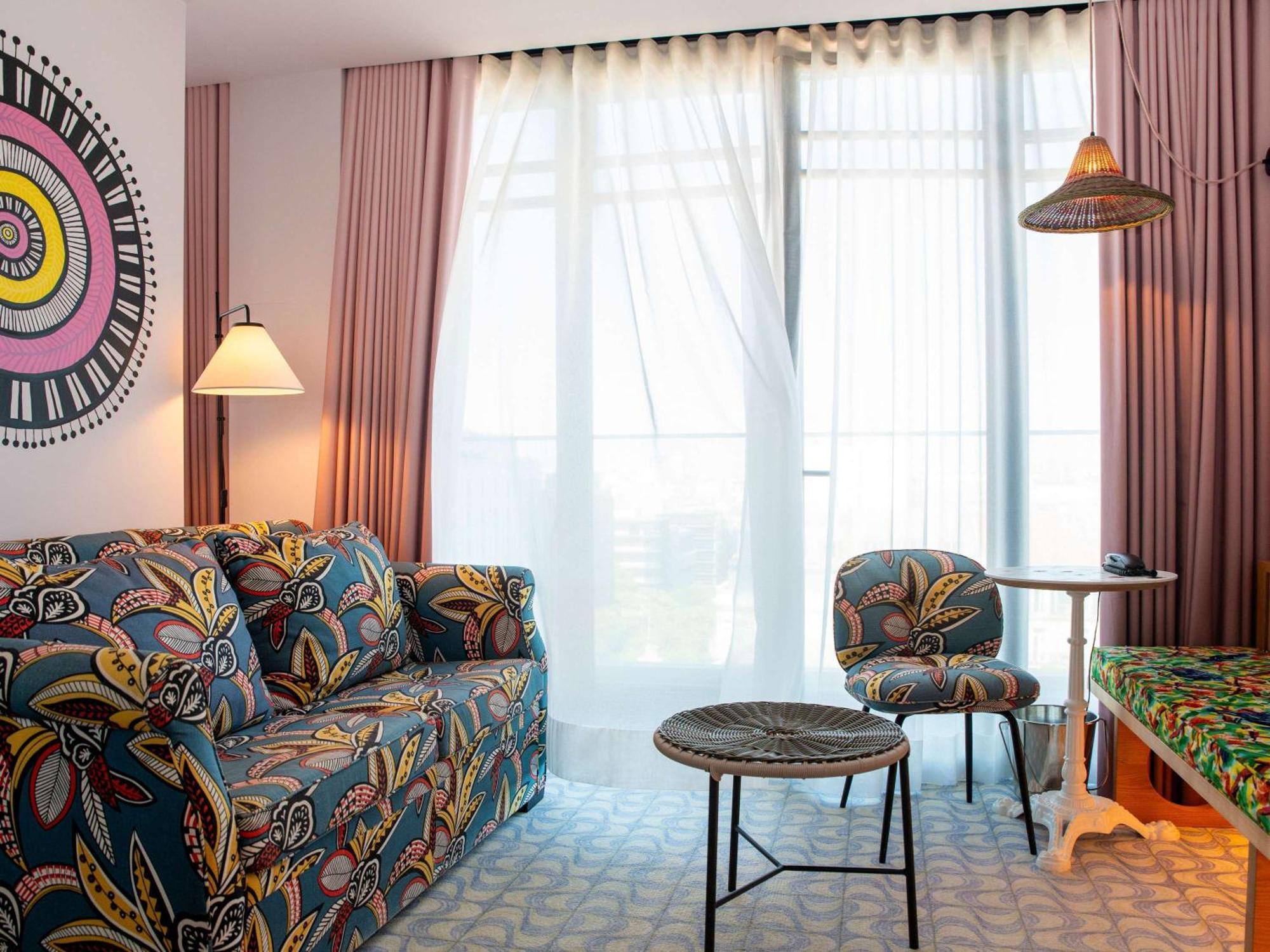 Отель Mama Shelter Lisboa Экстерьер фото