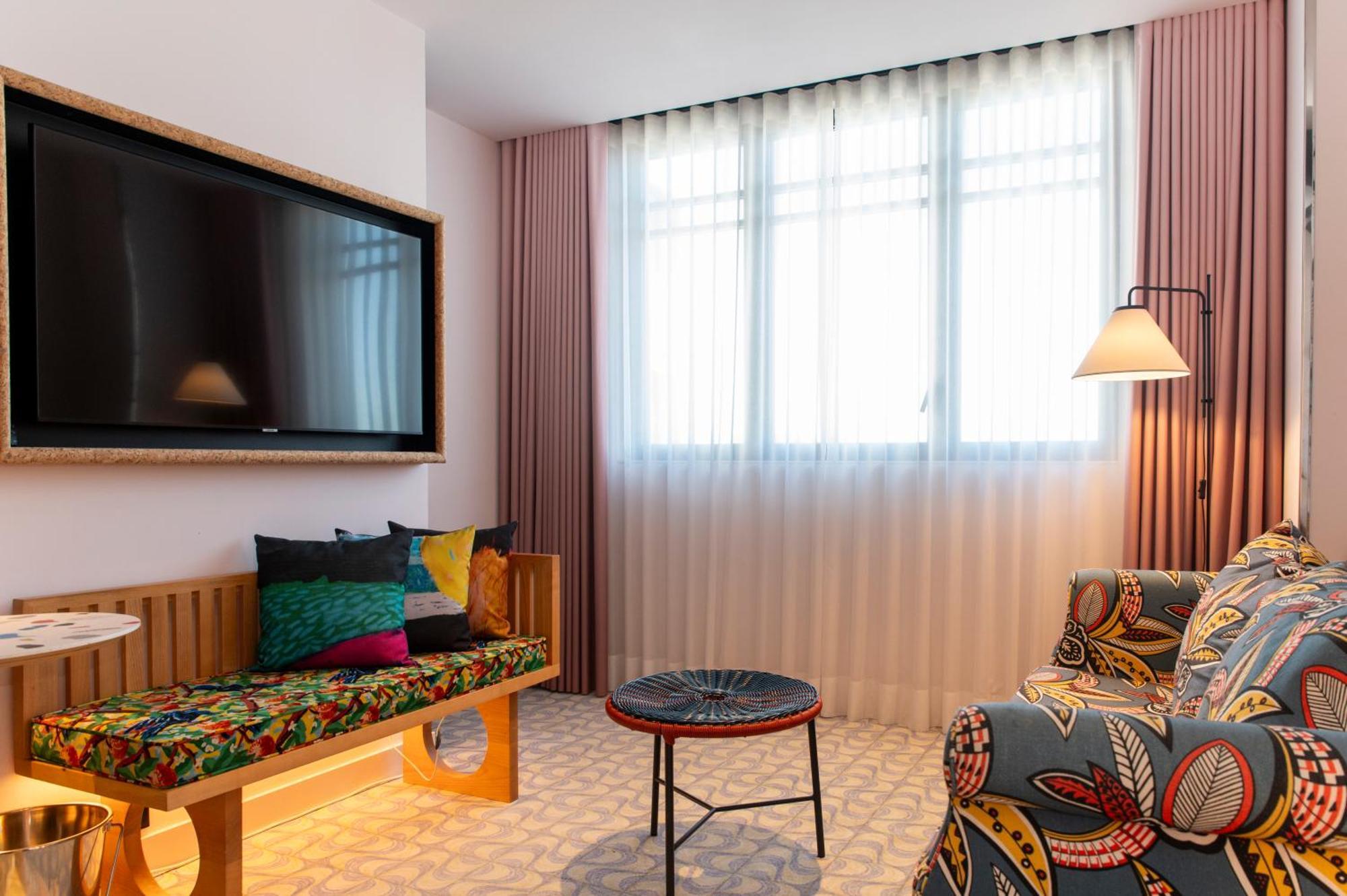Отель Mama Shelter Lisboa Экстерьер фото